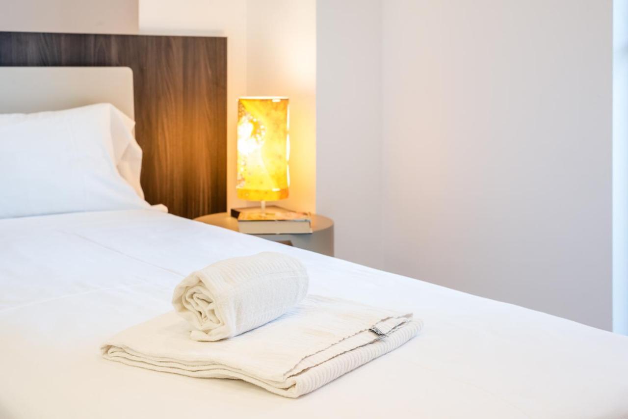 Central & Elegant Room Near The Station Bari Ngoại thất bức ảnh